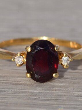 Vintage Garnet & Diamond Ring in 14k Yellow Gold